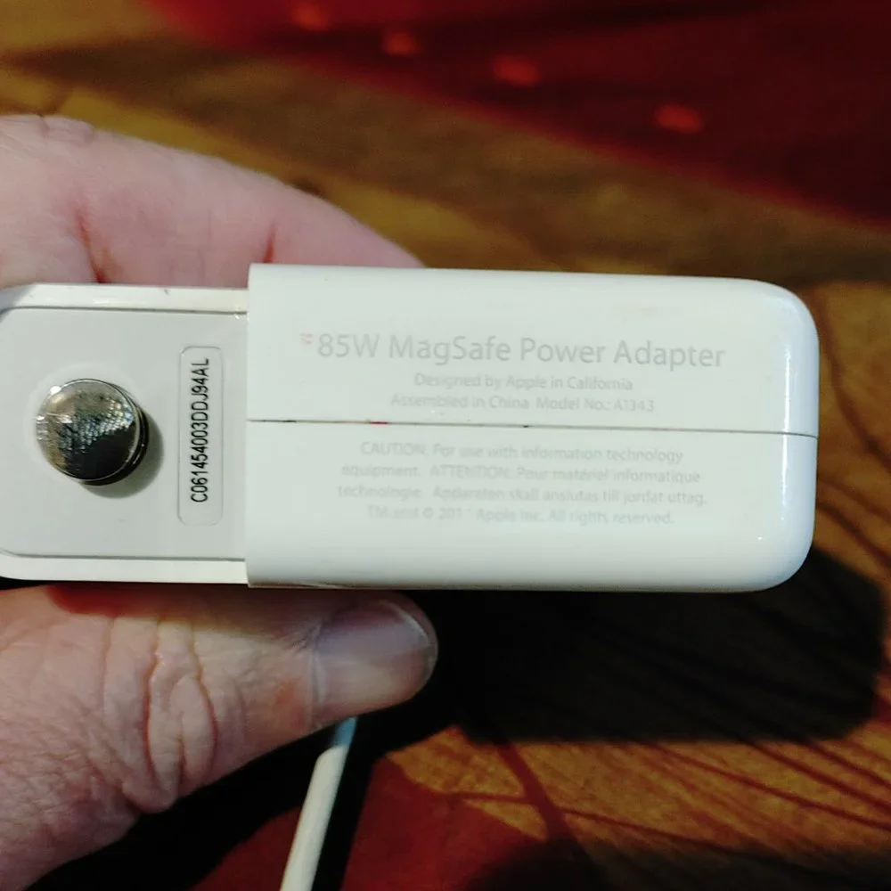 Apple 85W MagSafe Power Adapter a1343